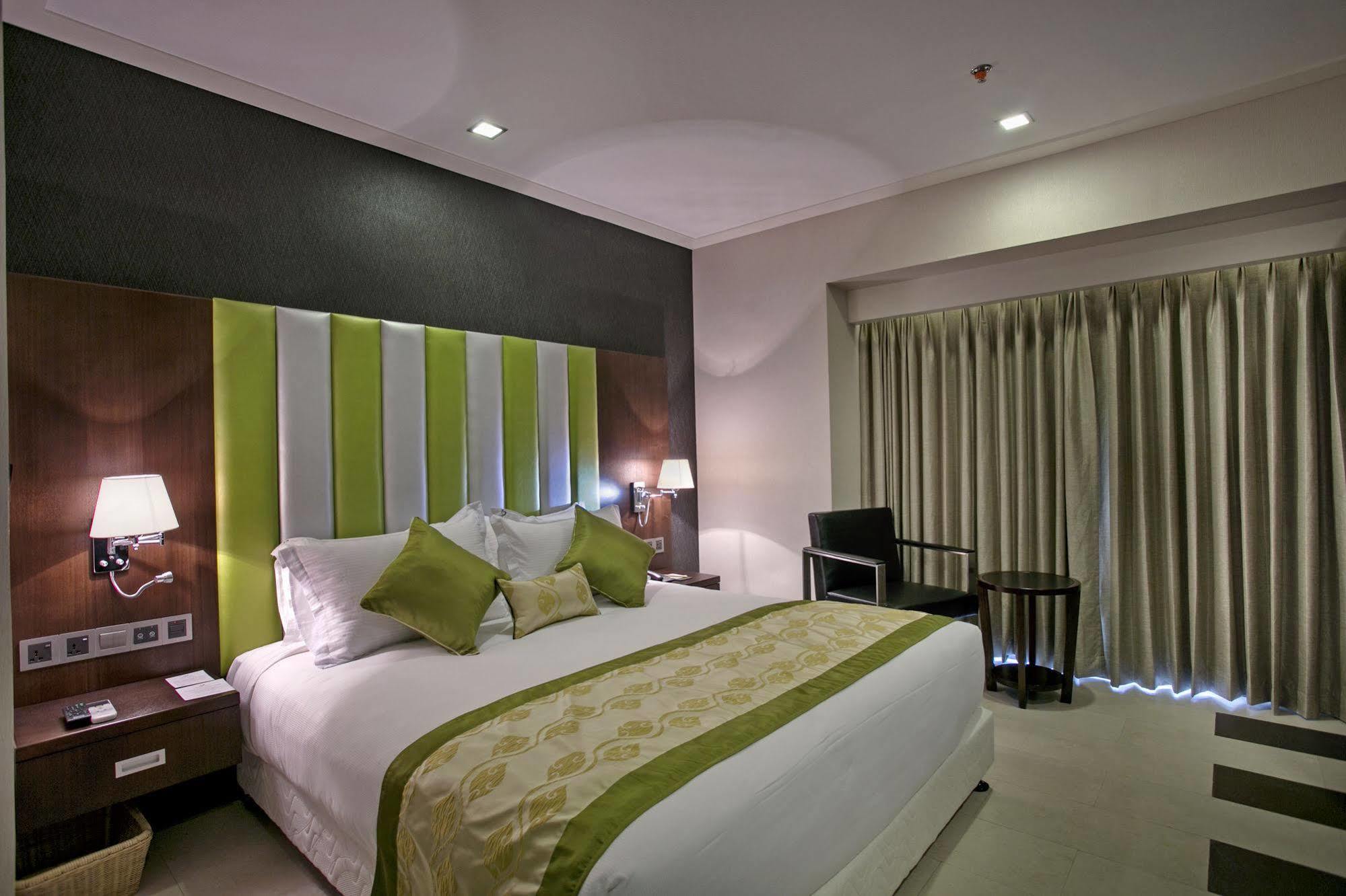 Platinum Grand Hotel Dacca Exterior foto
