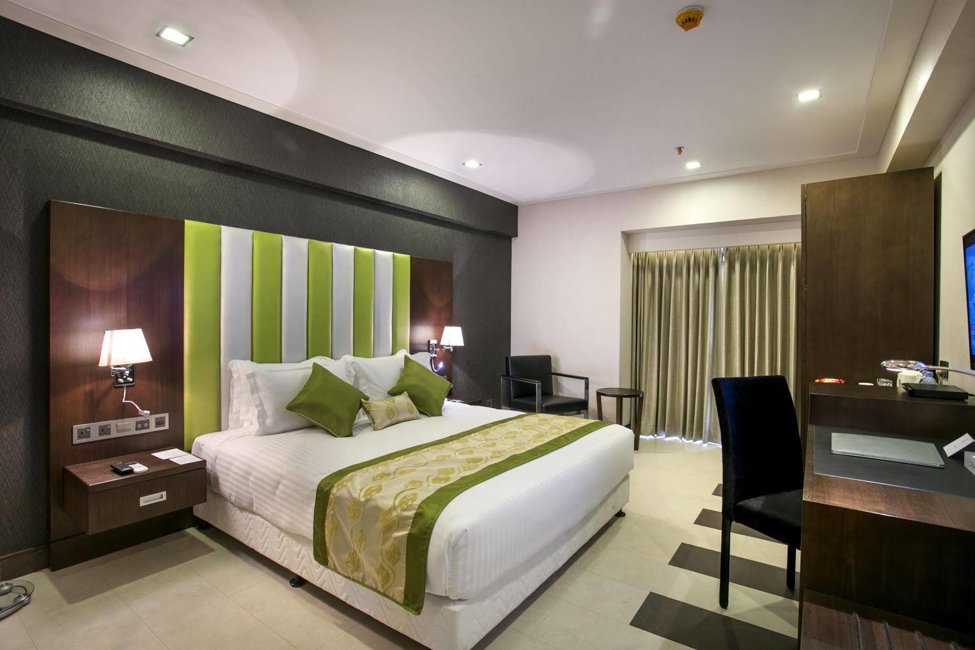 Platinum Grand Hotel Dacca Exterior foto