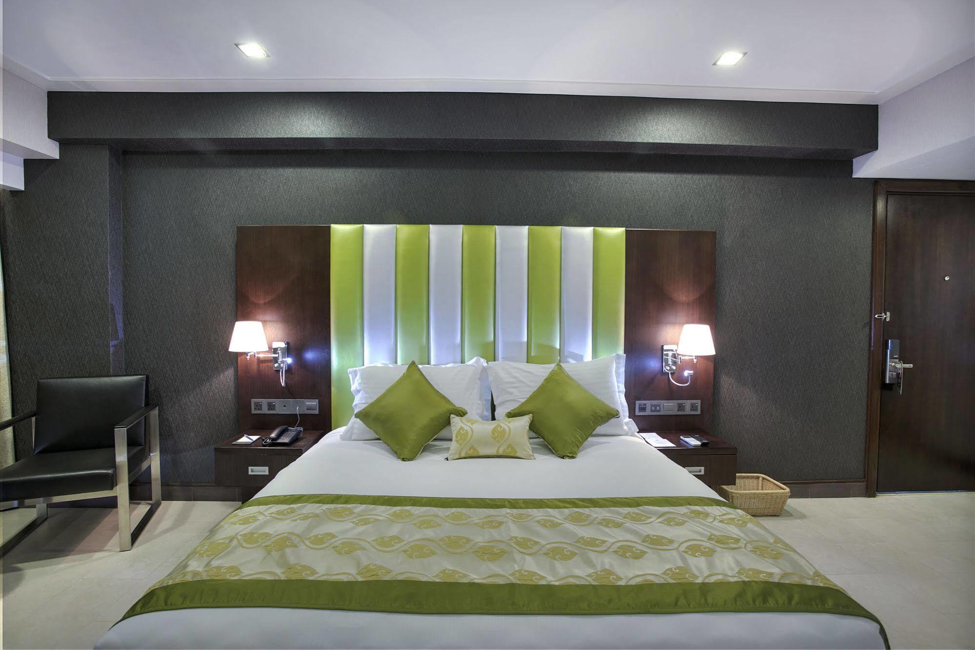 Platinum Grand Hotel Dacca Exterior foto